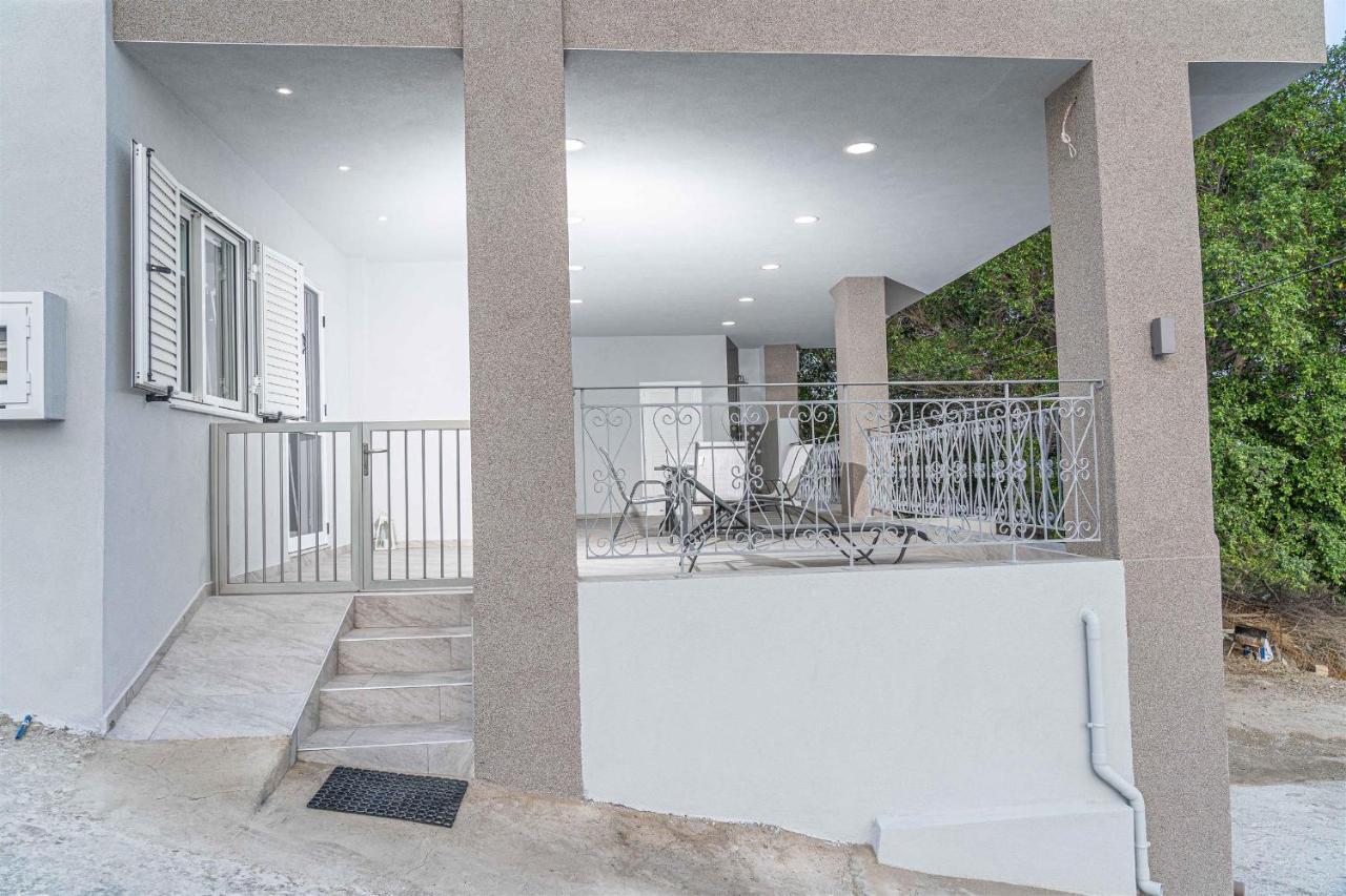Tzortzi'S Family Apartments Kaloi Limenes Exterior photo