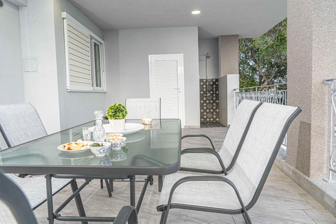 Tzortzi'S Family Apartments Kaloi Limenes Exterior photo